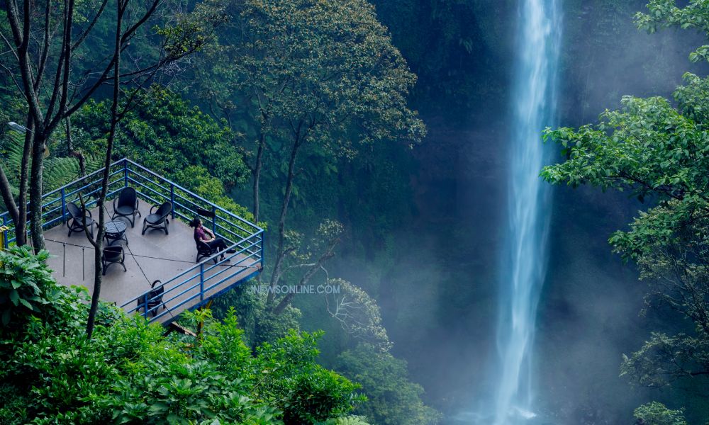 menjelajahi di Garut Selatan